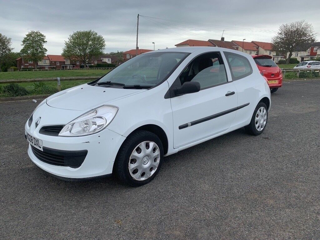 skoda-fabia-2019-white f rent a car kotor 